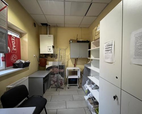 Lokal handlowy 180 m kw.  w centrum Dęblina.