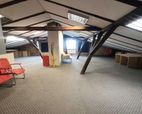 Lokal biurowo-usługowy, 81 m², centrum