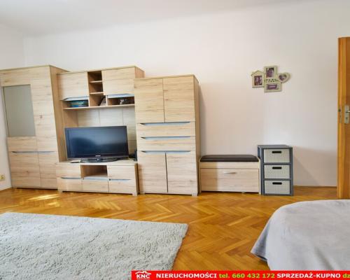 Zadbane, przestronne mieszkanie 2 pokojowe.