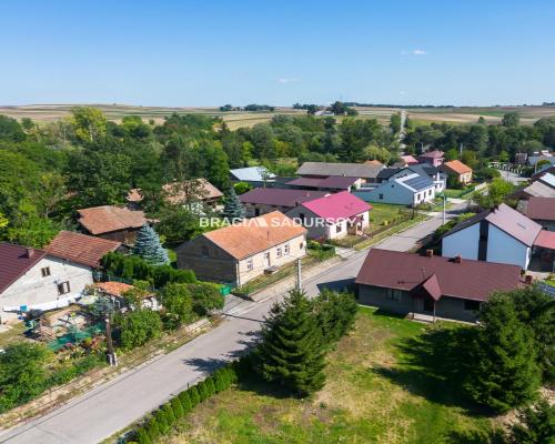 Wiejski Dom z Zabudowaniami w Błogocicach 