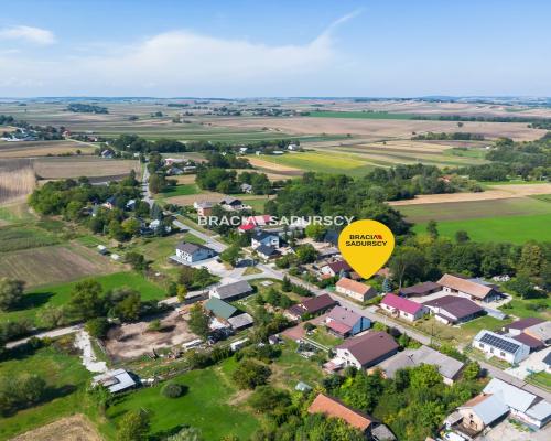 Wiejski Dom z Zabudowaniami w Błogocicach 