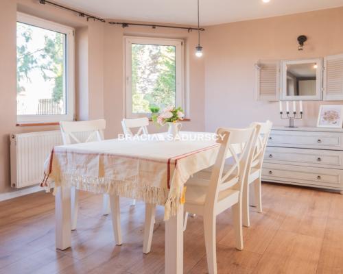 Uroczy dom 130m² z bajkowym ogrodem – Gnatowice!