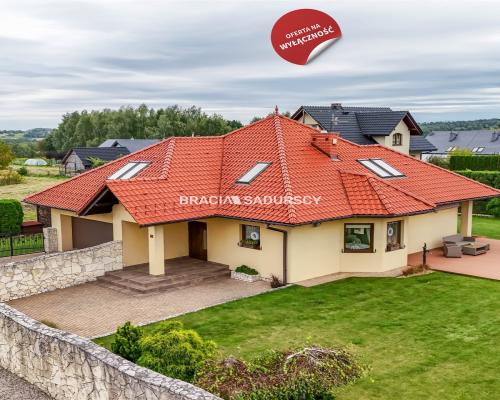 Komfortowy dom pod Wieliczką na dużej działce