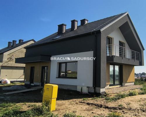 Dom wolnostojacy, Dojazdów, Kocmyrzów-Luborzyca