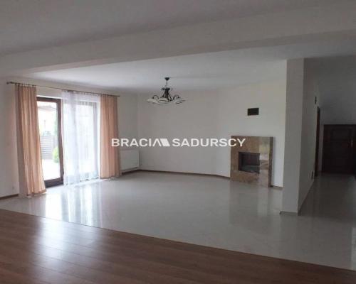 Wynajem domu w sercu Woli Justowskiej 260m2