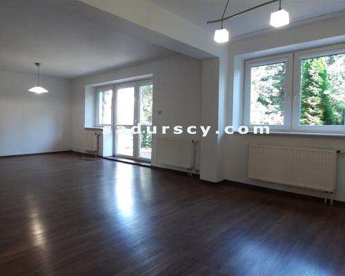 Ładny dom szeregowy 146m2 na działce 307m2 w Wólce Kozodawskiej, na pograniczu z Zalesiem Górnym pod Piasecznem.    
 
 Osiedle