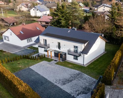 Budynek wolnostojący, 5 mieszkań, gm. Wieliczka