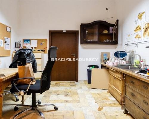 Centrum Krakowa. Lokal na parterze.