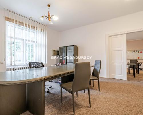 lokal biurowy - pl. sikorskiego 77m2