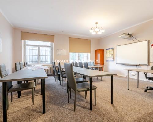 lokal biurowy - pl. sikorskiego 77m2