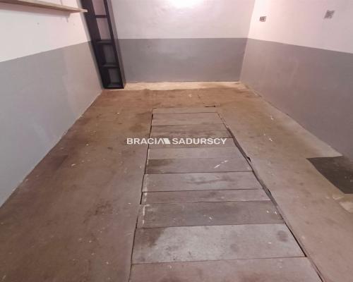 Garaz murowany ul. Spadochroniarzy