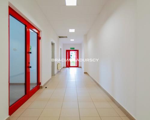 Lokal 31m2 | Biurowiec Wieliczka| Parking w cenie!