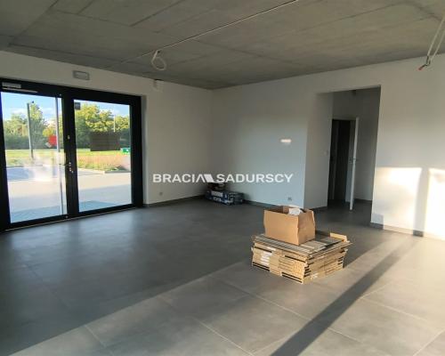 Nowy lokal, Lipska, 40m2 + 2 miejsca postojowe