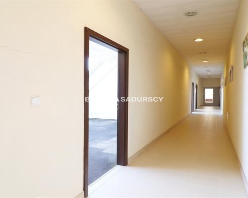 Kokotów, do wynajęcia lokal biurowo-ekspozycyjno-magazynowy - 326 m&sup2;  

 Oferujemy do wynajęcia przestronny lokal o powier