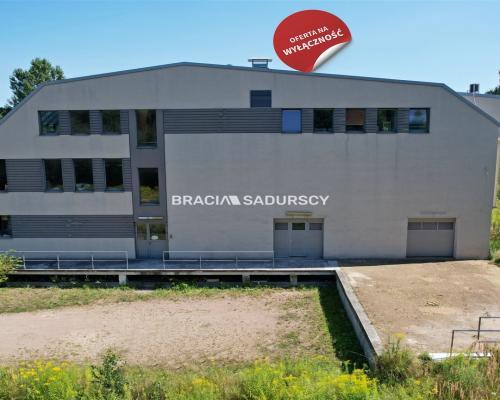Kokotów, magazyn z częścią biurową 420 m2 - 10 500 zł.  
 
Do wynajęcia magazyn na parterze z powierzchnią biurową na II kondyg