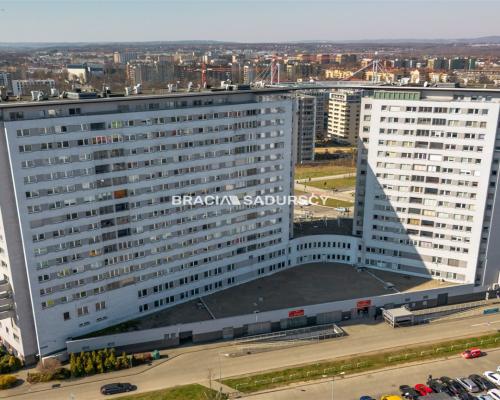 SŁONECZNE, 1-POKOJOWE W ATRAKCYJNEJ LOKALIZACJI
