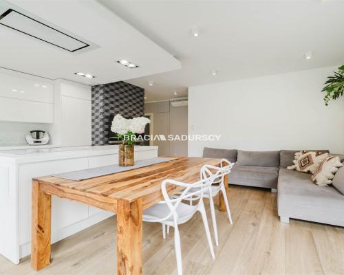 Apartament z dużym ogrodem na Zabłociu