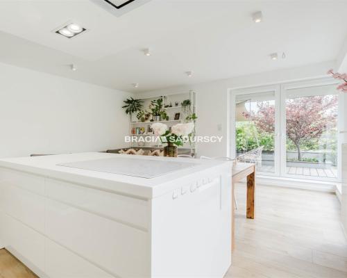 Apartament z dużym ogrodem na Zabłociu