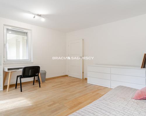 Fajne mieszkanie,dobra lokazliacja,balkon,zieleń