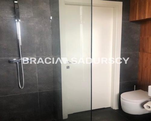 Atrakcyjny Apartament w Krakowie   
          KROWODRZA  GÓRKA- panorama/balkon-taras 22 m2  
 
Oferujemy na sprzedaż bardzo at