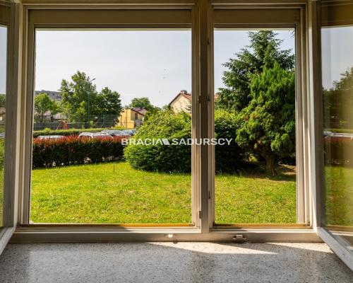 Kawalerka z balkonem na parterze-Płaszów