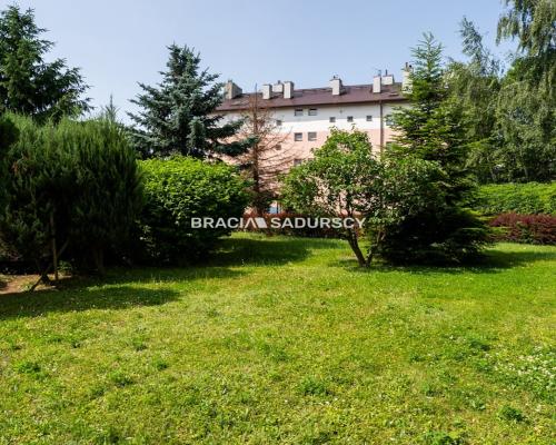 Kawalerka z balkonem na parterze-Płaszów