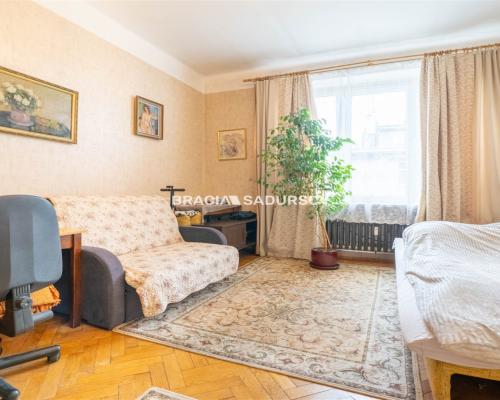 102m2, ścisłe Centrum, klimatycznie w kamienicy