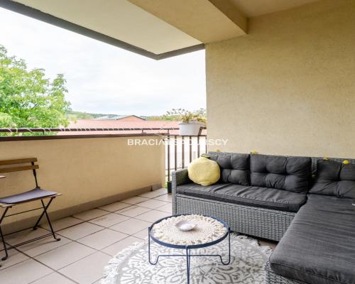 3 pokoje, duży balkon, komórka lokatorska, garaż