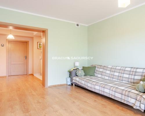 3 pokoje, duży balkon, komórka lokatorska, garaż