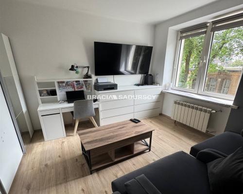 2-POKOJOWE  W CENTRUM NOWEJ HUTY