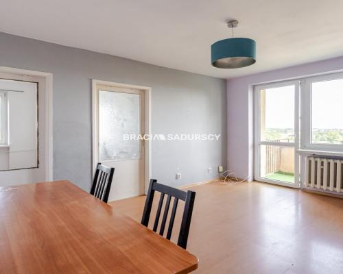 M-3 3 POK. 43 M2 BALKON PIWNICA NOWA HUTA WIDOK