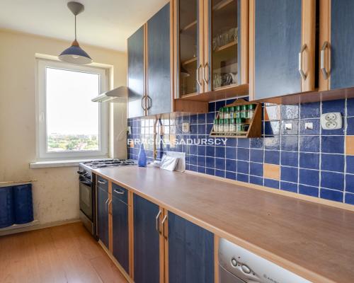M-3 3 POK. 43 M2 BALKON PIWNICA NOWA HUTA WIDOK