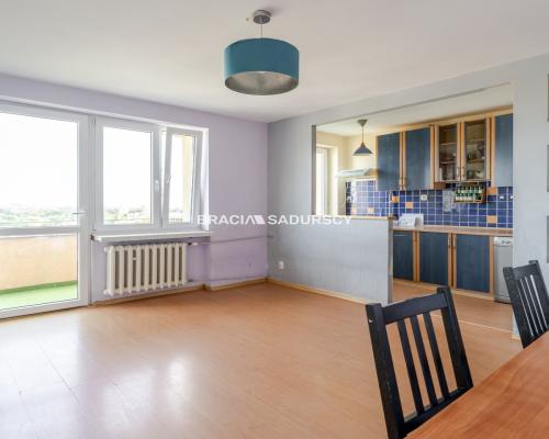 M-3 3 POK. 43 M2 BALKON PIWNICA NOWA HUTA WIDOK