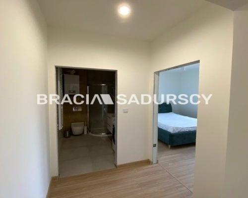🏡  Na sprzedaż: nowe mieszkanie 42 m&sup2;, Kalwaria Zebrzydowska  

 ✨  Nowoczesne 2-pokojowe, umeblowane mieszkanie z dużym b