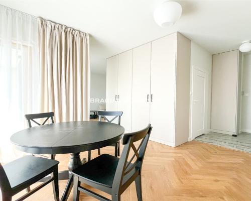 Nowoczesne studio na wynajem – umeblowane, balkon
