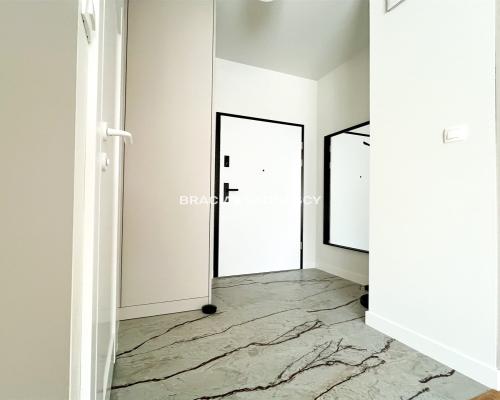 Nowoczesne studio na wynajem – umeblowane, balkon