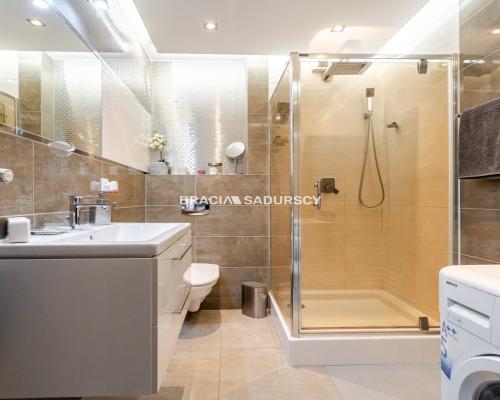 3 pok. oddzielne sypialnie, 2 balkony + duży salon