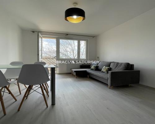 Oś Na Stoku 3 pokoje, balkon,