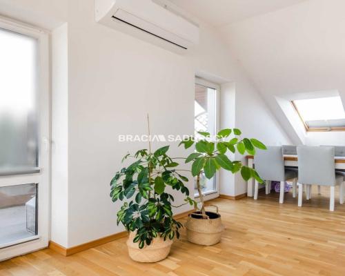 MIESZKANIE 2 POKOJE BALKON GARAŻ BRONOWICE