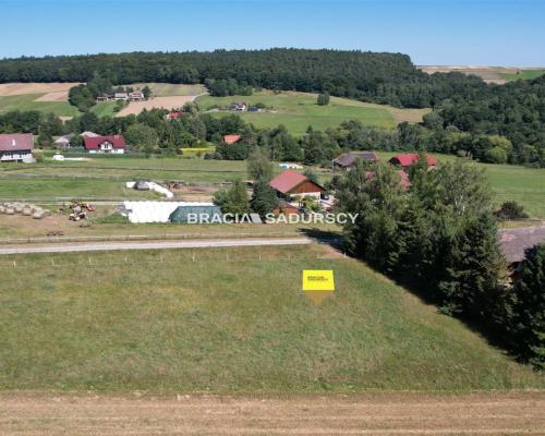 Podolany - działka budowlana o pow. 10 ar&oacute;w!  
 
Działka budowlana o pow. 10 ar&oacute;w położona w Podolanach, gmina Ka