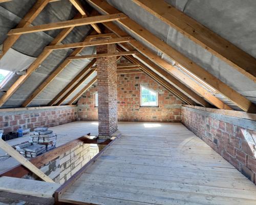 Budynek Handlowo-mieszkalny z dużą działką 6500m2