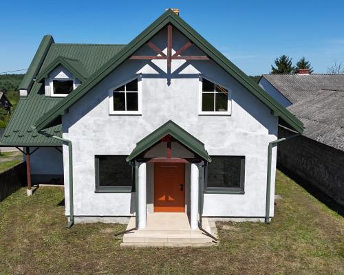 Budynek Handlowo-mieszkalny z dużą działką 6500m2