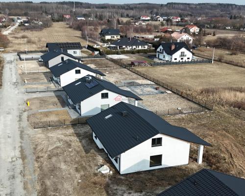 Dom w stanie surowym zamkniętym 103 m2.