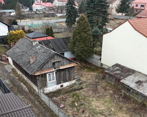 Dom z potencjałem - działka 362 m² w Staszów
