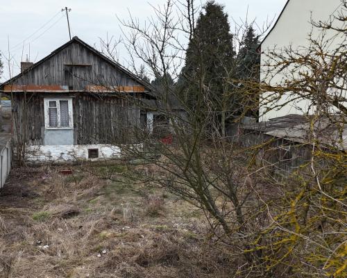 Dom z potencjałem - działka 362 m² w Staszów
