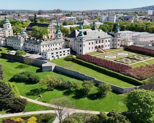 &lt;b&gt;Biuro Nieruchomości Ckdom prezentuje na sprzedaż prestiżowy apartament 56 m w topowej lokalizacji Kielc PROMENADA SOLN