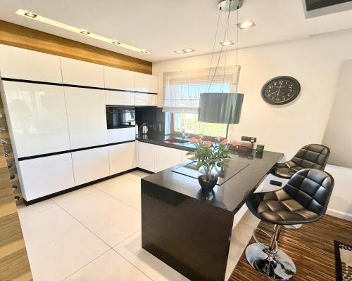&lt;b&gt;Biuro Nieruchomości Ckdom prezentuje na sprzedaż prestiżowy apartament 56 m w topowej lokalizacji Kielc PROMENADA SOLN