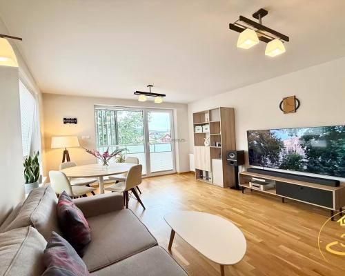 Komfortowe 2-pokojowe mieszkanie w apartamentowcu Baranówek