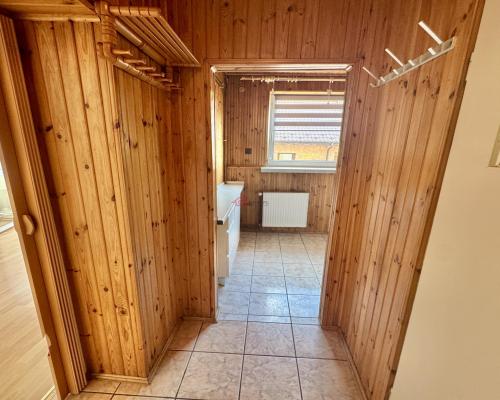 Wyjątkowa kawalerka z potencjałem – Staszów, ul. Kolejowa