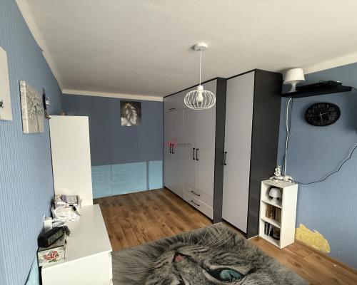 Na sprzedaż – 2-pokojowe mieszkanie 46 m², parter – widok na Góry Świętokrzyskie